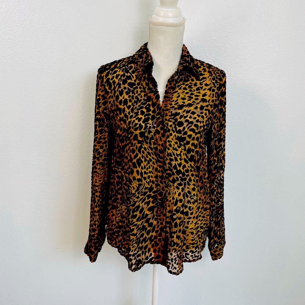 L AGENCE
Laurent Silk Leopard Velvet Shirt - Picture 2 of 12